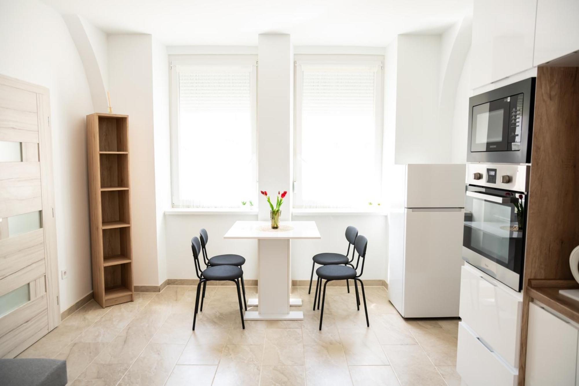Winestone Corner Apartment Debreczyn Zewnętrze zdjęcie