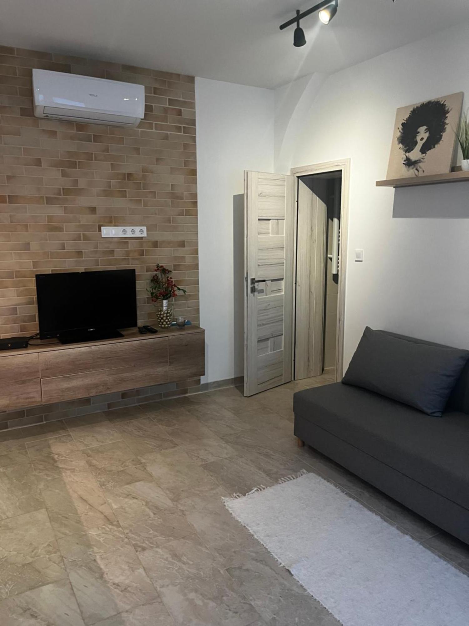 Winestone Corner Apartment Debreczyn Zewnętrze zdjęcie